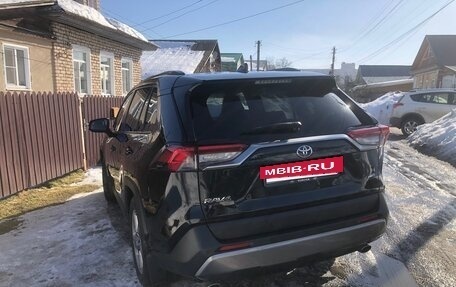 Toyota RAV4, 2019 год, 3 100 000 рублей, 2 фотография