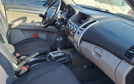 Mitsubishi Pajero Sport II рестайлинг, 2014 год, 2 000 040 рублей, 8 фотография