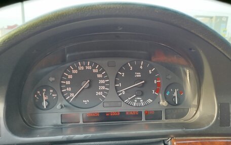 BMW 5 серия, 2003 год, 1 650 000 рублей, 8 фотография