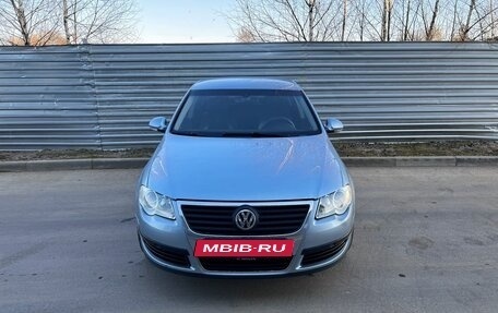 Volkswagen Passat B6, 2005 год, 495 000 рублей, 2 фотография