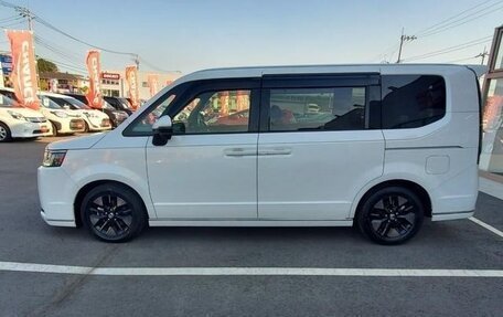 Honda Stepwgn, 2022 год, 2 219 000 рублей, 6 фотография