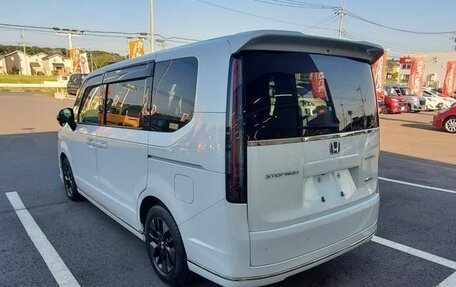 Honda Stepwgn, 2022 год, 2 219 000 рублей, 5 фотография