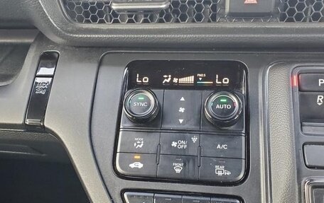 Honda Stepwgn, 2022 год, 2 219 000 рублей, 19 фотография