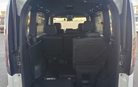 Honda Stepwgn, 2022 год, 2 219 000 рублей, 30 фотография