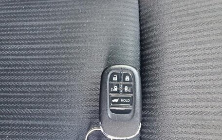 Honda Stepwgn, 2022 год, 2 219 000 рублей, 38 фотография