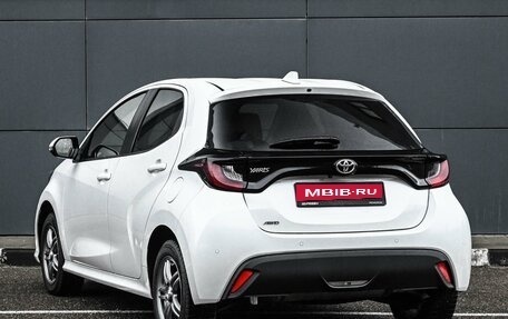 Toyota Yaris, 2021 год, 1 549 000 рублей, 2 фотография