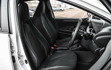 Toyota Yaris, 2021 год, 1 549 000 рублей, 10 фотография