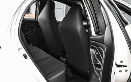 Toyota Yaris, 2021 год, 1 549 000 рублей, 11 фотография