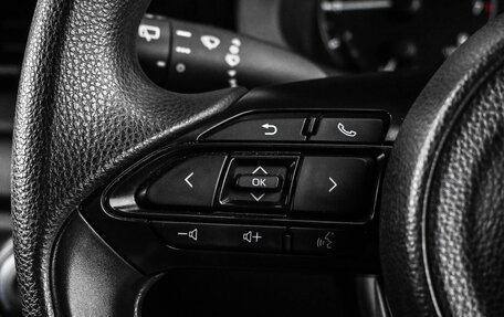 Toyota Yaris, 2021 год, 1 549 000 рублей, 14 фотография