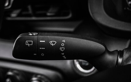 Toyota Yaris, 2021 год, 1 549 000 рублей, 16 фотография