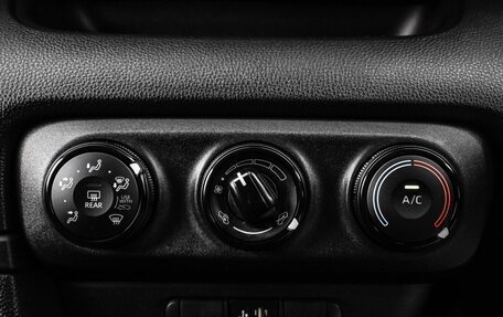 Toyota Yaris, 2021 год, 1 549 000 рублей, 20 фотография