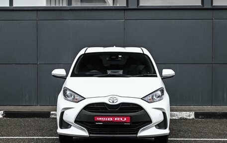 Toyota Yaris, 2021 год, 1 549 000 рублей, 3 фотография