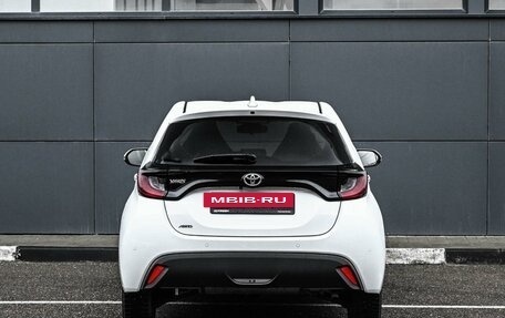 Toyota Yaris, 2021 год, 1 549 000 рублей, 4 фотография
