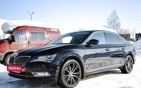 Skoda Superb III рестайлинг, 2018 год, 1 800 000 рублей, 4 фотография