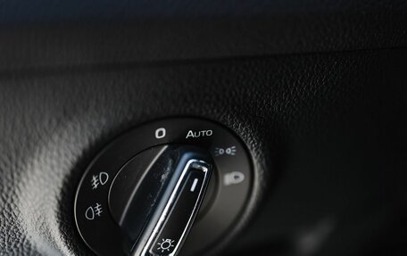 Skoda Superb III рестайлинг, 2018 год, 1 800 000 рублей, 14 фотография