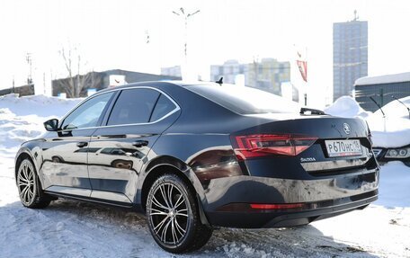 Skoda Superb III рестайлинг, 2018 год, 1 800 000 рублей, 5 фотография
