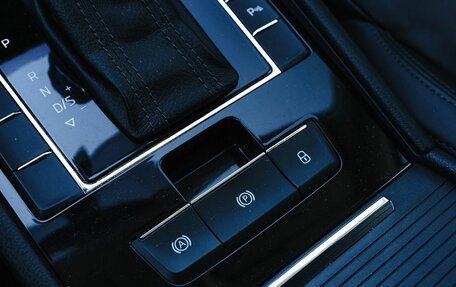 Skoda Superb III рестайлинг, 2018 год, 1 800 000 рублей, 25 фотография