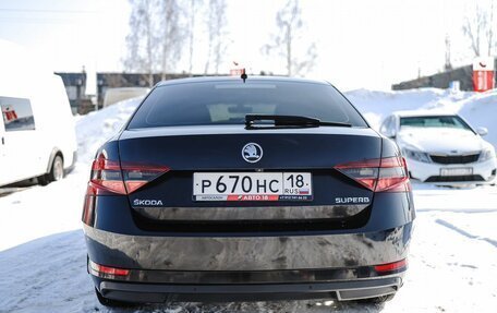 Skoda Superb III рестайлинг, 2018 год, 1 800 000 рублей, 6 фотография