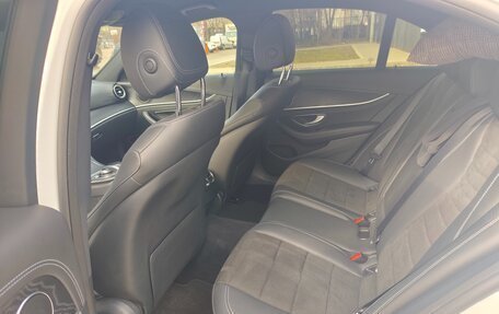 Mercedes-Benz E-Класс, 2019 год, 3 700 000 рублей, 7 фотография