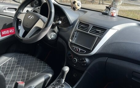 Hyundai Solaris II рестайлинг, 2013 год, 690 000 рублей, 5 фотография