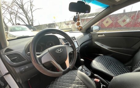 Hyundai Solaris II рестайлинг, 2013 год, 690 000 рублей, 12 фотография