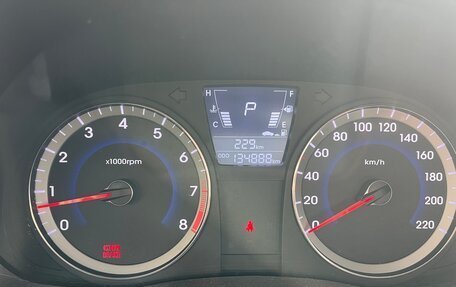 Hyundai Solaris II рестайлинг, 2013 год, 690 000 рублей, 13 фотография