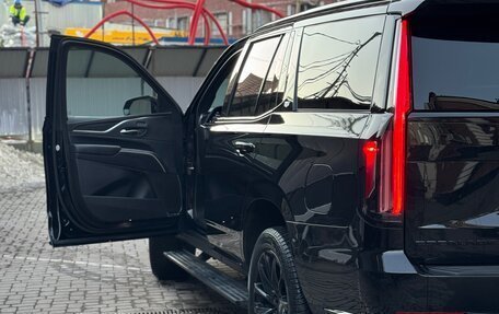 Cadillac Escalade V, 2022 год, 10 000 000 рублей, 12 фотография