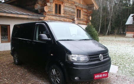 Volkswagen Caravelle T5, 2011 год, 1 970 000 рублей, 2 фотография