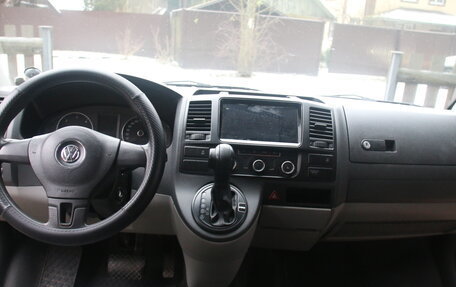 Volkswagen Caravelle T5, 2011 год, 1 970 000 рублей, 14 фотография