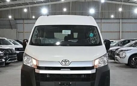 Toyota HiAce H300, 2025 год, 11 290 000 рублей, 2 фотография