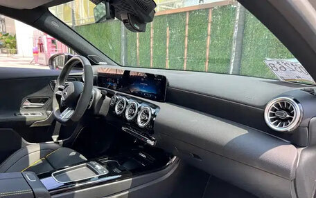 Mercedes-Benz A-Класс, 2021 год, 2 150 000 рублей, 11 фотография