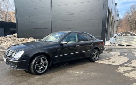 Mercedes-Benz E-Класс, 2002 год, 560 000 рублей, 3 фотография