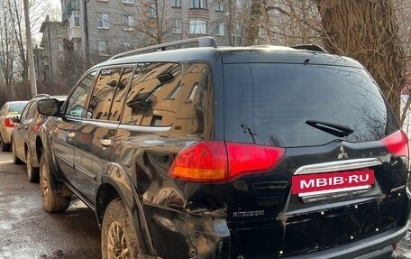 Mitsubishi Pajero Sport II рестайлинг, 2012 год, 990 000 рублей, 3 фотография