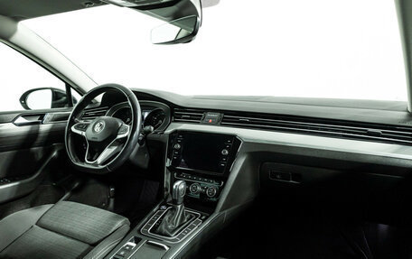 Volkswagen Passat B8 рестайлинг, 2019 год, 2 250 000 рублей, 9 фотография