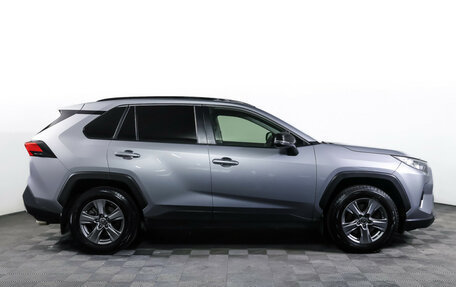 Toyota RAV4, 2022 год, 3 830 000 рублей, 4 фотография