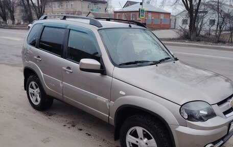 Chevrolet Niva I рестайлинг, 2017 год, 750 000 рублей, 3 фотография