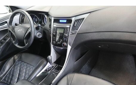 Hyundai Sonata VI, 2011 год, 969 000 рублей, 5 фотография