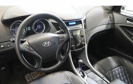 Hyundai Sonata VI, 2011 год, 969 000 рублей, 6 фотография