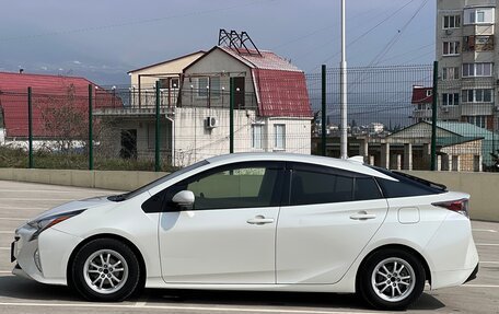 Toyota Prius IV XW50, 2016 год, 1 650 000 рублей, 5 фотография