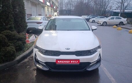 KIA K5, 2021 год, 2 100 000 рублей, 1 фотография