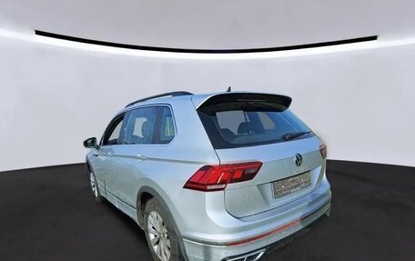 Volkswagen Tiguan II, 2022 год, 3 192 000 рублей, 2 фотография