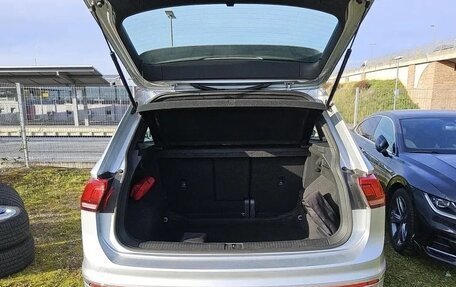 Volkswagen Tiguan II, 2022 год, 3 192 000 рублей, 11 фотография