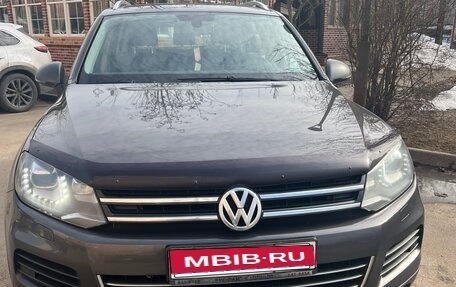 Volkswagen Touareg III, 2011 год, 2 050 000 рублей, 1 фотография