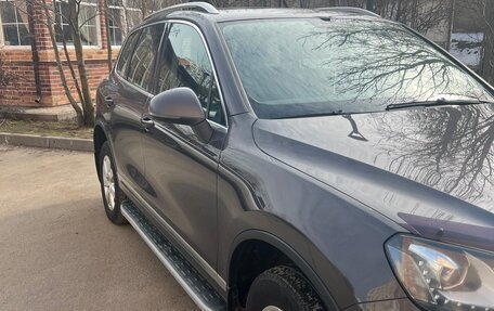 Volkswagen Touareg III, 2011 год, 2 050 000 рублей, 2 фотография