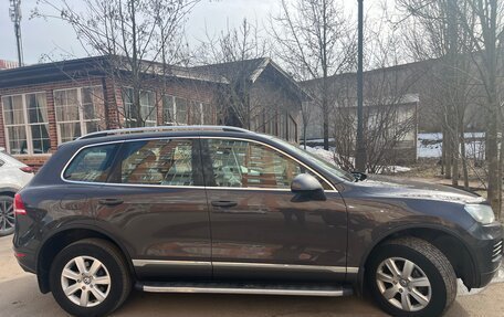 Volkswagen Touareg III, 2011 год, 2 050 000 рублей, 3 фотография