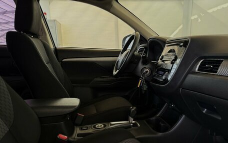 Mitsubishi Outlander III рестайлинг 3, 2013 год, 1 080 000 рублей, 10 фотография