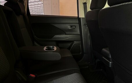 Mitsubishi Outlander III рестайлинг 3, 2013 год, 1 080 000 рублей, 11 фотография