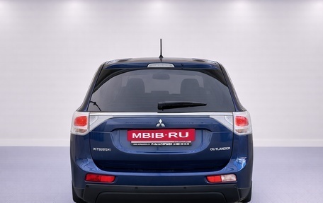 Mitsubishi Outlander III рестайлинг 3, 2013 год, 1 080 000 рублей, 3 фотография
