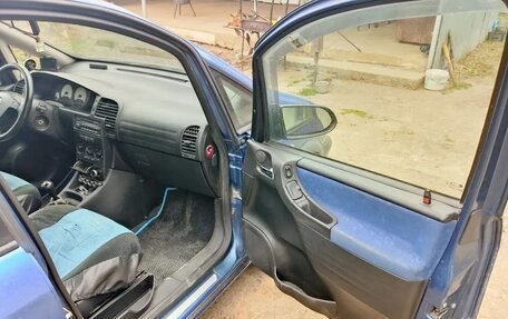 Opel Zafira A рестайлинг, 2002 год, 390 000 рублей, 8 фотография