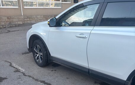 Toyota RAV4, 2018 год, 2 700 000 рублей, 7 фотография
